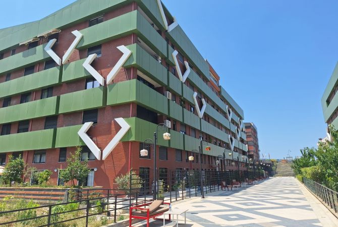 Appartamento in vendita a Tirana 2+1, Vuoto