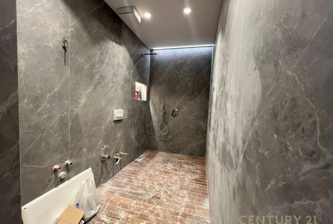 Shtepi ne shitje Apartament ne Tirane, 2+1, Mobilimi Bosh, pa mobiluar, Pagesa 290,000  Euro.