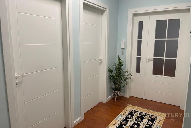 Appartamento in vendita a Tirana 2+1, Arredato