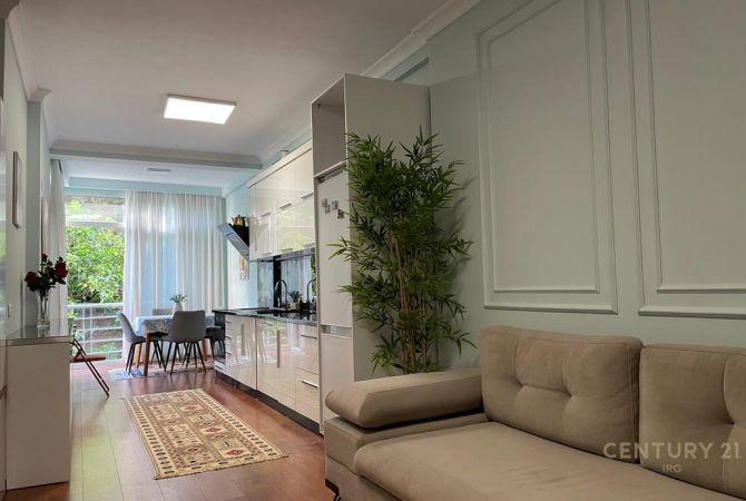 Appartamento in vendita a Tirana 2+1, Arredato