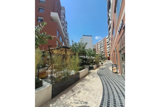 Ambjent per shitje tek Kompleksi Delijorgji