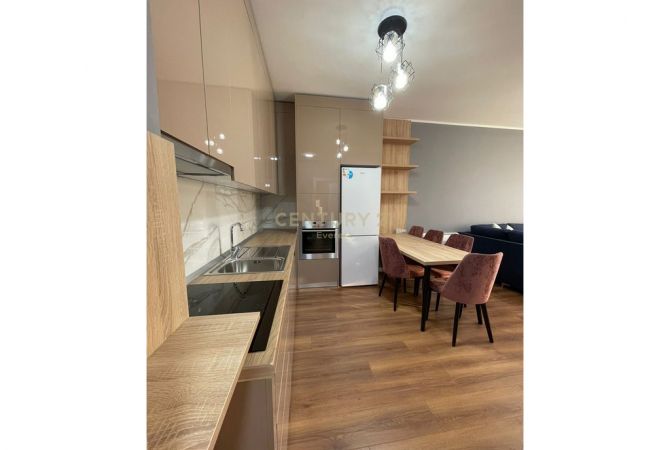 Appartamento in affitto a Tirana 2+1, Arredato