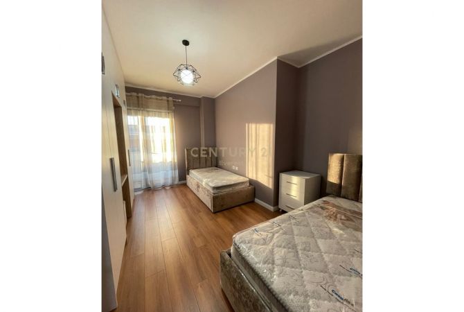 Appartamento in affitto a Tirana 2+1, Arredato