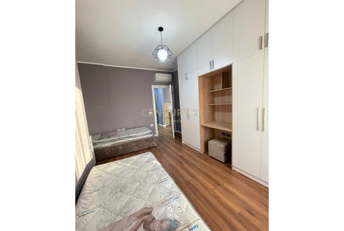 Appartamento in affitto a Tirana 2+1, Arredato