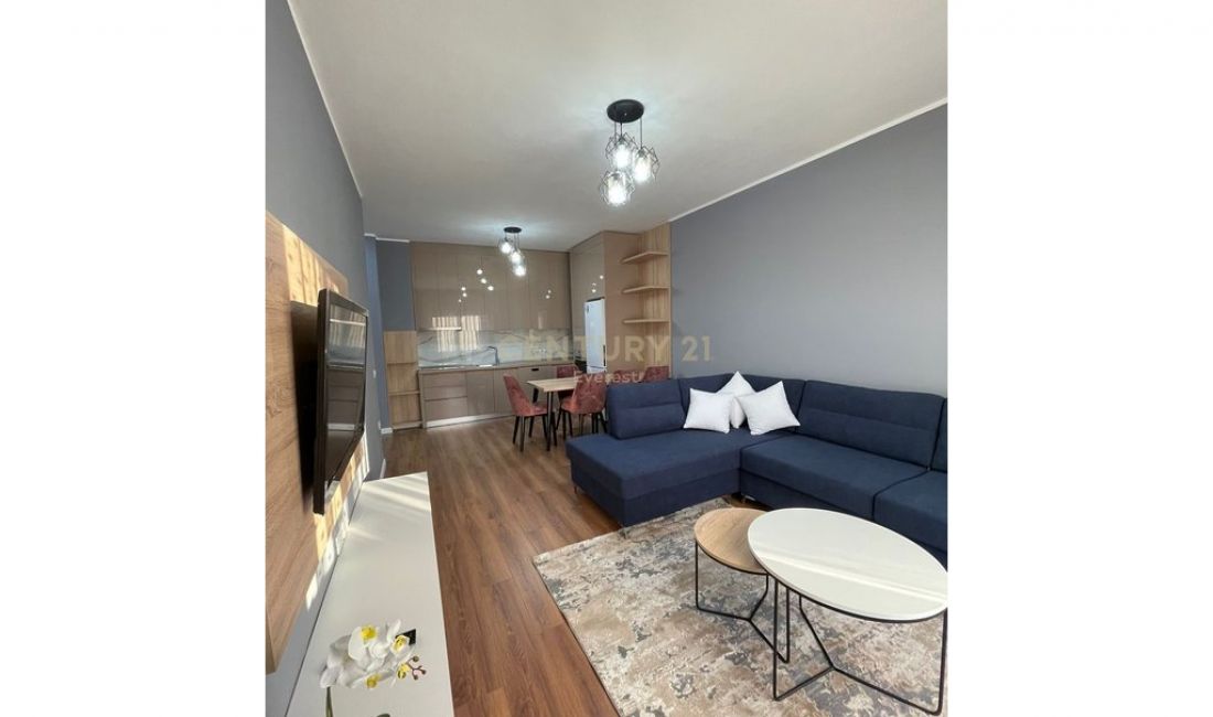 Appartamento in affitto a Tirana 2+1, Arredato