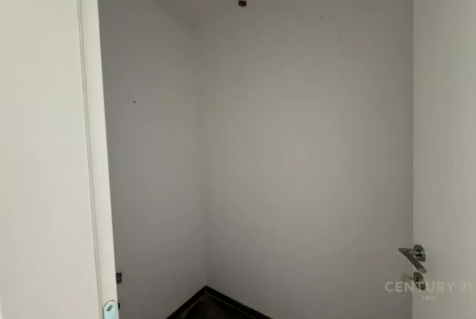 Business Property for Rent 3+1 in Tirana - 1,500 Euro