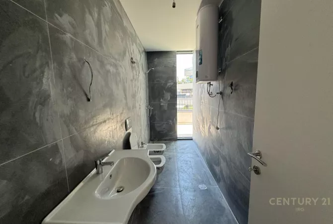 Apartament ose zyre 2+1 me qira tek Lake View Residence!