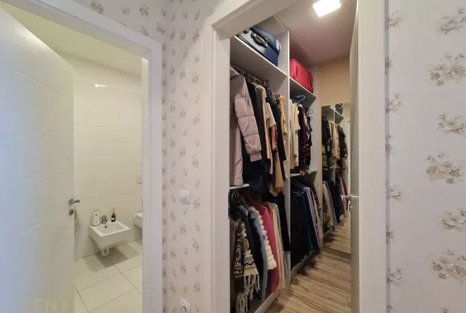 Appartamento in affitto a Tirana 2+1, Arredato