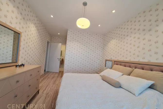 Appartamento in affitto a Tirana 2+1, Arredato