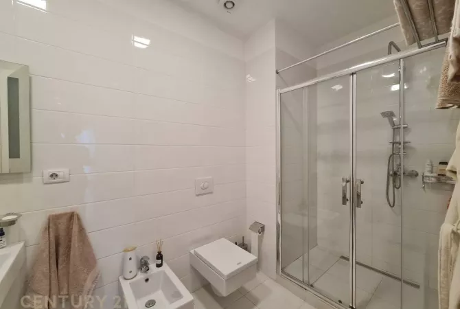 Appartamento in affitto a Tirana 2+1, Arredato