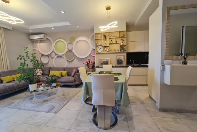 Appartamento in affitto a Tirana 2+1, Arredato