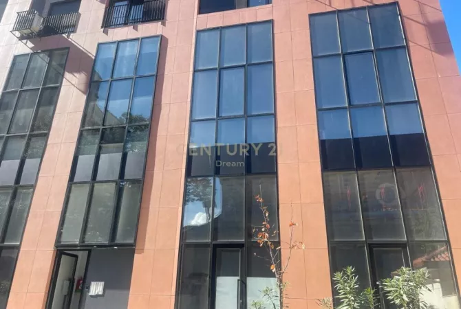 Business Property for Rent 1+1 in Tirana - 3,500 Euro