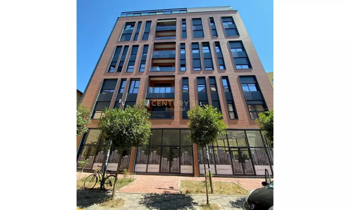 Jepet me Qira Ambjent per Zyra plus 4 poste Parkimi