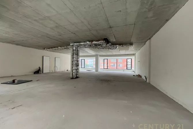 Business Property for Rent 3+1 in Tirana - 8,900 Euro