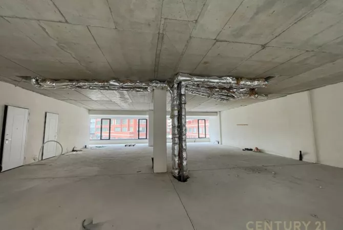 Business Property for Rent 3+1 in Tirana - 8,900 Euro