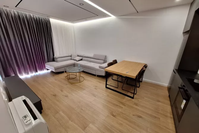 Appartamento in affitto a Tirana 3+1, Arredato