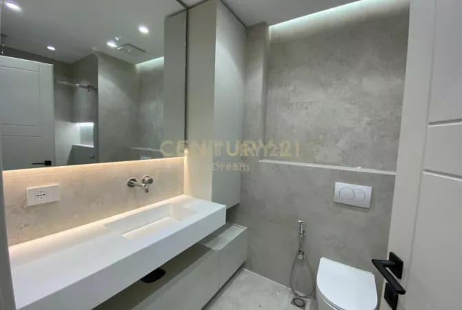 Shtepi ne shitje Apartament ne Tirane, 2+1, Mobilimi E mobiluar, Pagesa 299,000  Euro.