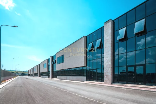 Business Property in Sale 4+1 in Tirana - 1,500,000 Leke