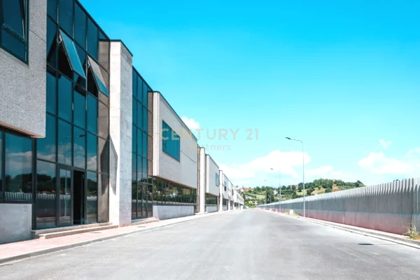 Business Property in Sale 4+1 in Tirana - 1,500,000 Leke