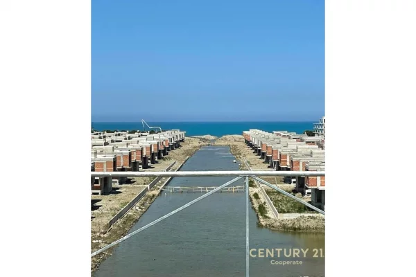 Appartamento in vendita a Durazzo 2+1, Vuoto