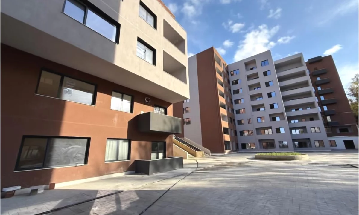 Shtepi ne shitje Apartament ne Tirane, 2+1, Mobilimi Bosh, pa mobiluar, Pagesa 247,000  Euro.