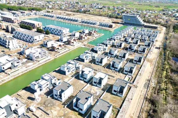 Appartamento in vendita a Durazzo 1+1, Vuoto