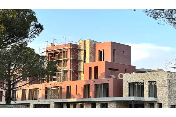 Appartamento in vendita a Durazzo 2+1, Vuoto