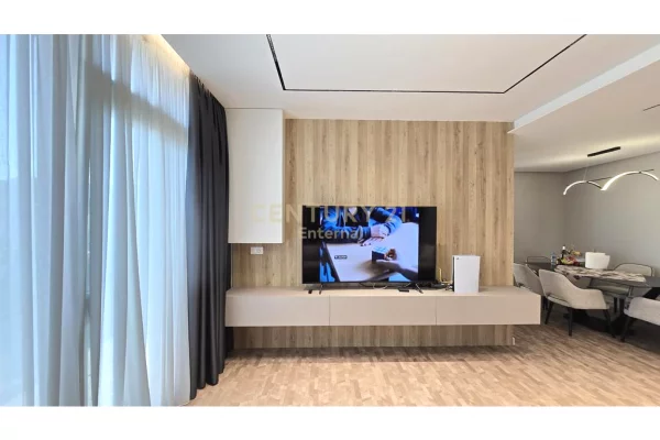 Shtepi ne shitje Apartament ne Tirane, 3+1, Mobilimi E mobiluar, Pagesa 780,000  Euro.