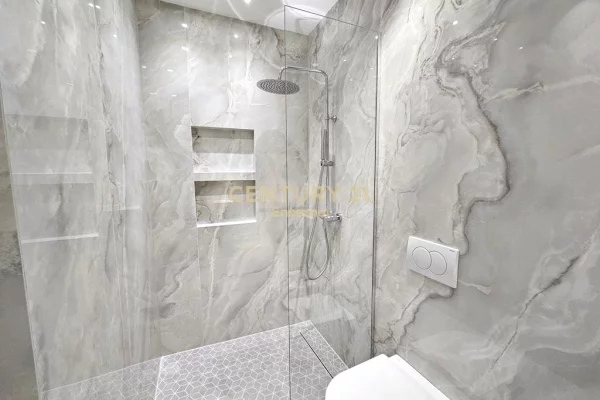 Shtepi ne shitje Apartament ne Tirane, 3+1, Mobilimi E mobiluar, Pagesa 780,000  Euro.