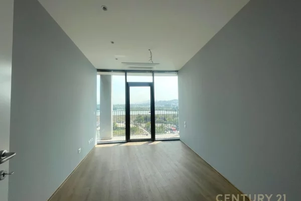 Ambient biznesi me qera 3+1 ne Tirane - 2,500 Euro