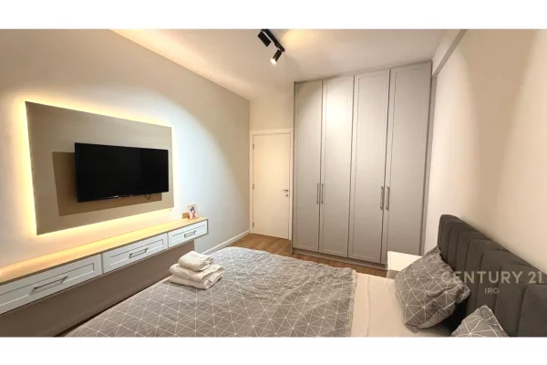 Shtepi ne shitje Apartament ne Tirane, 2+1, Mobilimi E mobiluar, Pagesa 242,000  Euro.