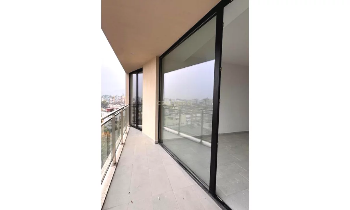 Appartamento in vendita a Tirana 3+1, Vuoto