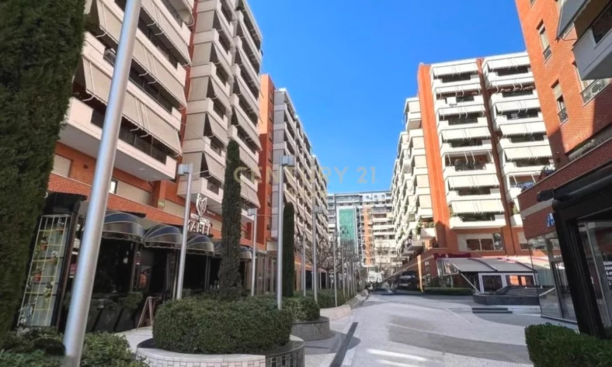 Shitet ambient komercial ne Kompleksin Delijorgji – Nje nga komplekset me te kerkuara ne qytet!