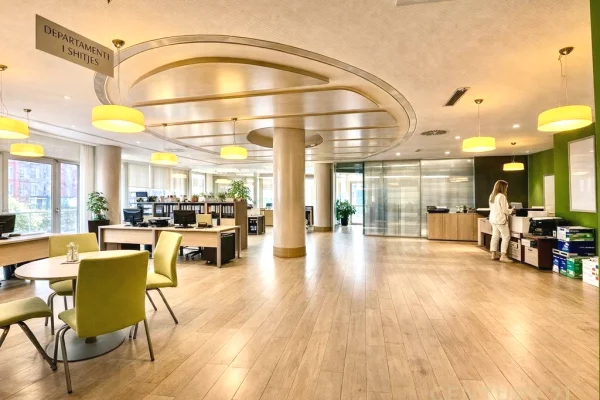 Zyra Premium me qira ne nje nga zonat me prestigjioze te Tiranes!