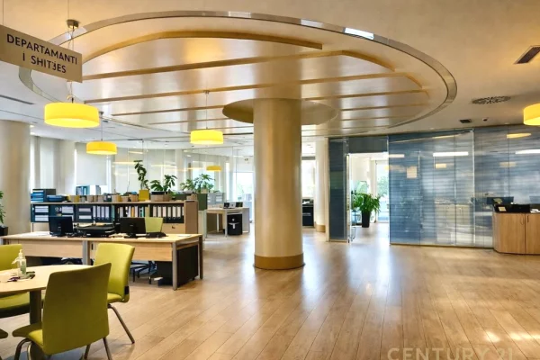 Zyra Premium me qira ne nje nga zonat me prestigjioze te Tiranes!