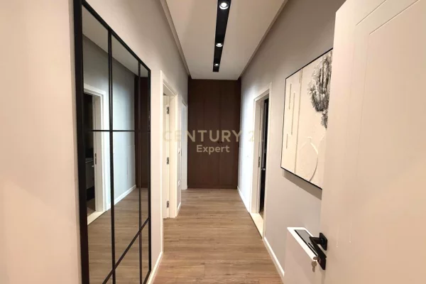 Appartamento in affitto a Tirana 2+1, Arredato