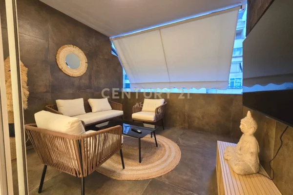 Appartamento in vendita a Tirana 2+1, Arredato