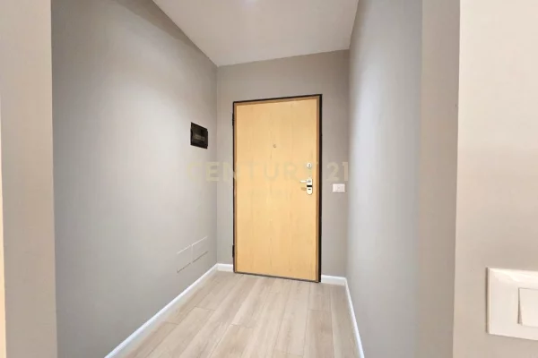 Appartamento in vendita a Tirana 2+1, Arredato