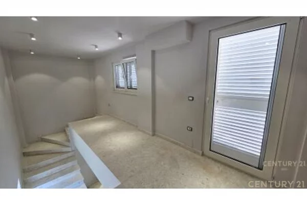 Luxury villas for sale in Durres 7+1, Furnished