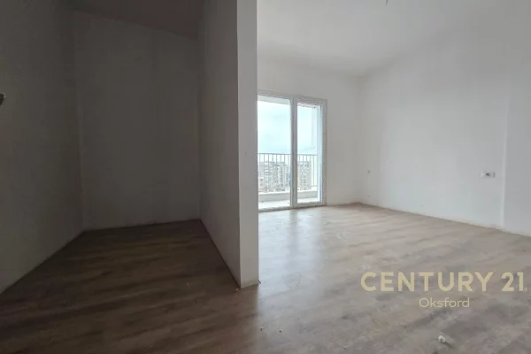 Ambient biznesi me qera 3+1 ne Tirane - 1,600 Euro