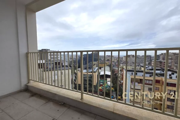 Zyre 3+2+ veranda Me Qira ne Zogu i Zi, (224 m2)