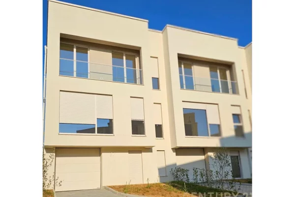 Villa di lusso in affitto a Tirana 3+1, Arredato