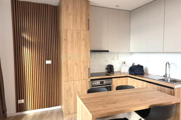 Shtepi ne shitje Apartament ne Tirane, 2+1, Mobilimi E mobiluar, Pagesa 520,000  Euro.