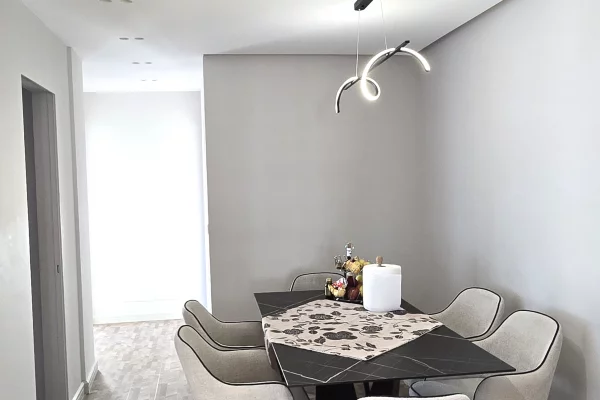 Shtepi ne shitje Apartament ne Tirane, 3+1, Mobilimi E mobiluar, Pagesa 780,000  Euro.