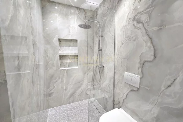 Shtepi ne shitje Apartament ne Tirane, 3+1, Mobilimi E mobiluar, Pagesa 780,000  Euro.