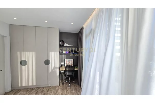 Shtepi ne shitje Apartament ne Tirane, 3+1, Mobilimi E mobiluar, Pagesa 780,000  Euro.