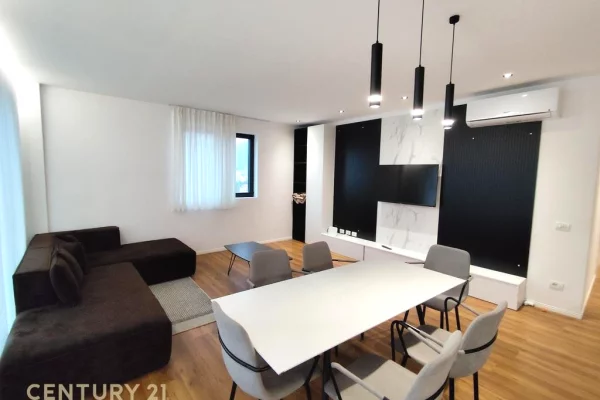 Appartamento in affitto a Tirana 3+1, Arredato