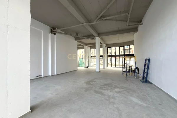 Ambient biznesi me qera 3+1 ne Tirane - 4,500 Euro