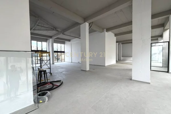 JEPET ME QERA AMBIENT KOMERCIAL 418 M2 PRANE SHKOLLES NIKET DARDANI !!