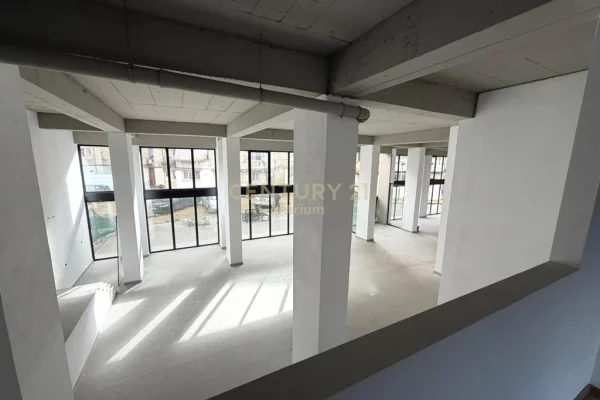 JEPET ME QERA AMBIENT KOMERCIAL 418 M2 PRANE SHKOLLES NIKET DARDANI !!